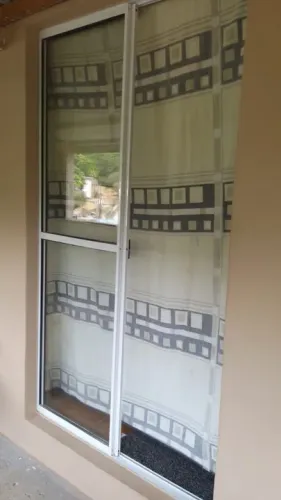 Porta Sacada 2 folhas alumínio branco 2,10x1,20 - nova