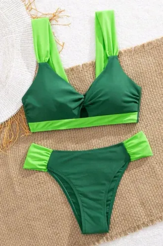 Biquíni Verde com Detalhes em Verde Claro