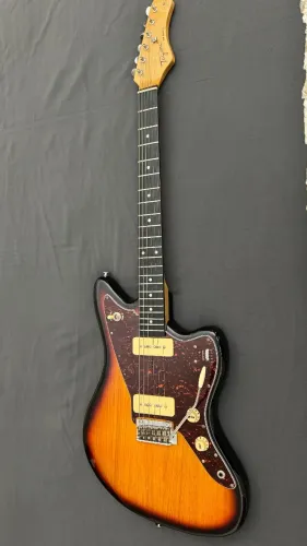 Guitarra tagima TW61 com Tarraxas Gotoh Originais já regulada e alinhada