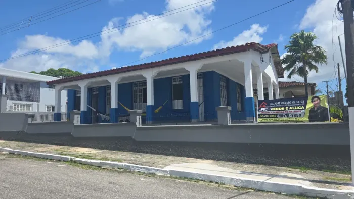 VENDO Belíssimo casarão com vista pro mar 