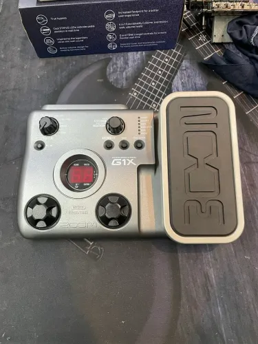 Pedaleira de guitarra Zoom G1X