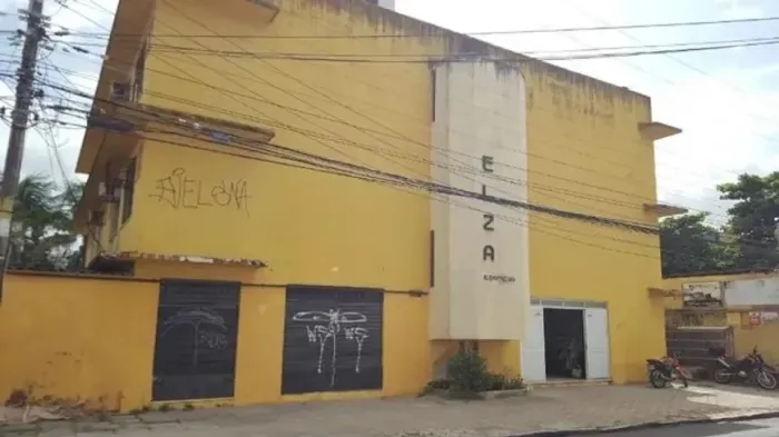 ALUGA-SE QUITINETE NA RUA BÁRBARA DE ALENCAR PRÓXIMO AO COMETA DA RUA ROCHA LIMA