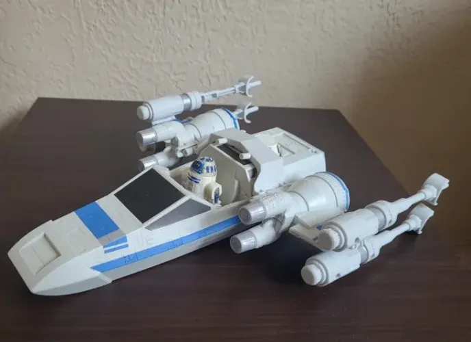 NAVE RESISTENCE X-WING STAR WARS HASBRO