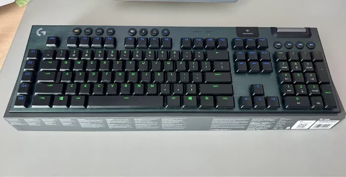 Teclado Gamer Logitech G915 Lightspeed