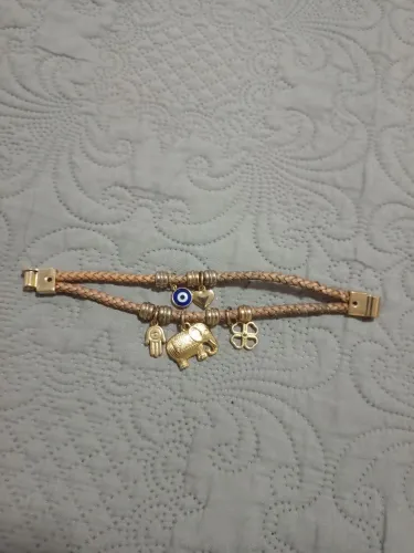 Pulseira com berloques 