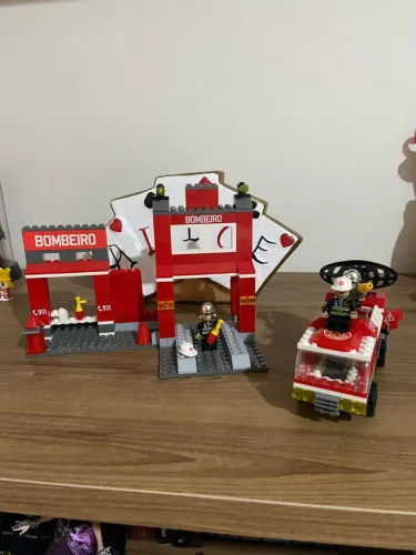 Click it - Estação de Bombeiro - blocos de montar tipo lego