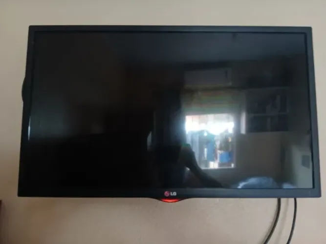 TV LG32LN536B-SI, 32 polegadas (controle + cabo de alimentação + suporte para parede))
