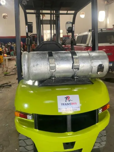 locação de empilhadeira a combustão