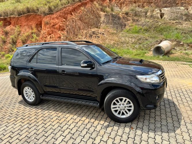 Imagem de Toyota Hilux SW4 SRV D4-d 4X4 3.0 TDI Dies. AUT 2015