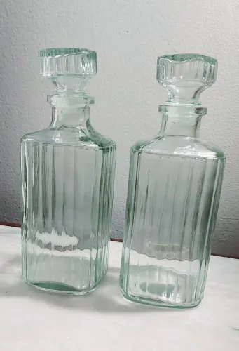 2 antigas, garrafas para wisky, azul carinho
