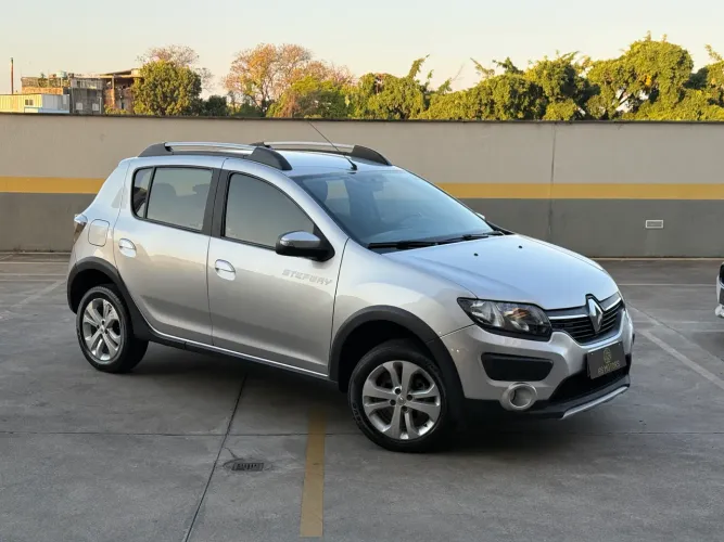 Renault Sandero Stepway Hi-power 1.6 8V 5P Usados e Novos