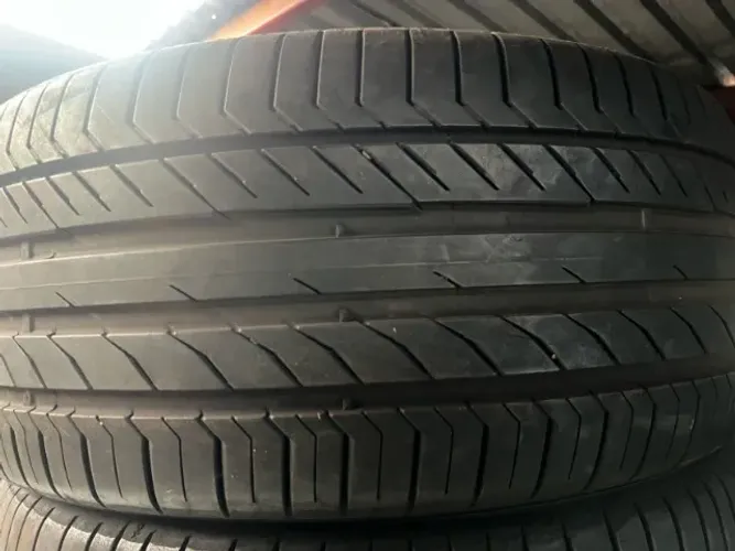 Pneu 255/45/19 a continental  90%