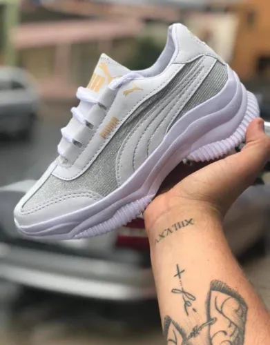 Tênis Feminino Puma Lifestyle Chunky | Branco, Prata Glitter e Detalhes Dourados | Premium