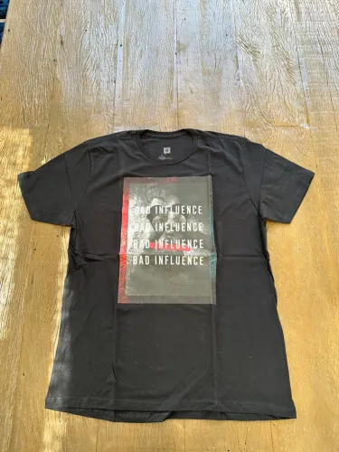 Camiseta masculina preta nunca usada tamanho G