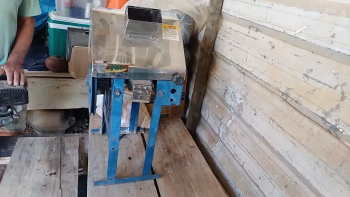 Máquina caldo cana maqtron 721