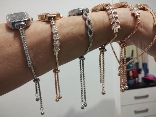 Relógios femininos de pulso com strass  cada um