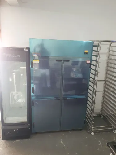 JR. Geladeira Comercial 4 Portas Kofisa