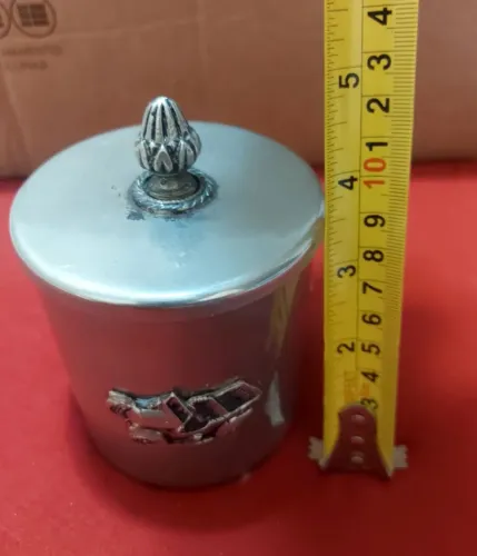 Pote antigo de metal