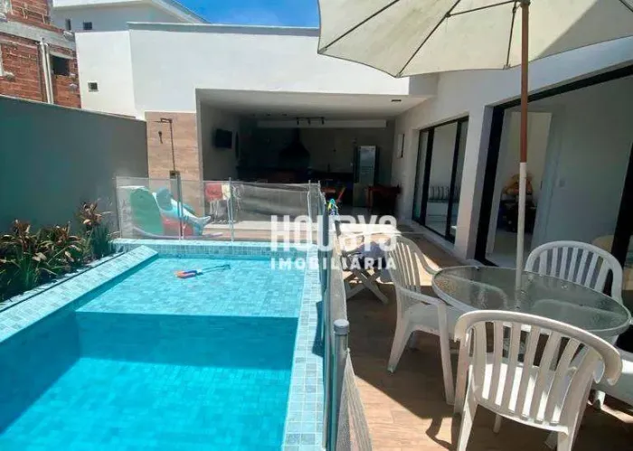Casa com 5 quartos à venda, 360 m² por R$ 2.850.000