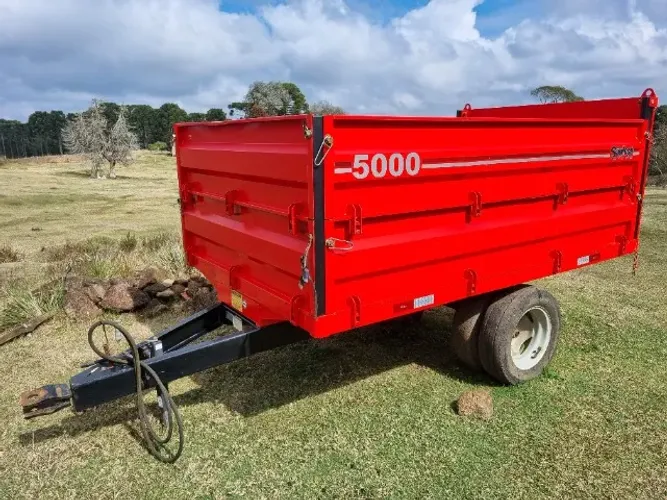Carreta Agrícola Basculante São José 5 Toneladas