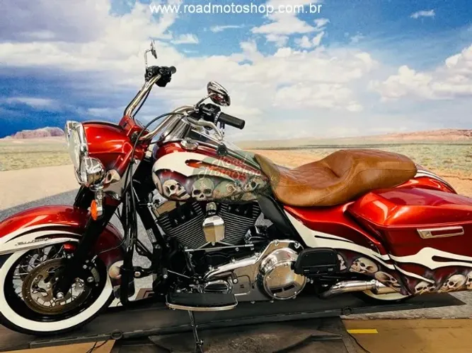 HARLEY DAVIDSON/FLHRC -Vermelha -2015-10.820Km Customizada