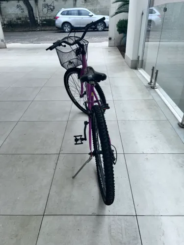 Vende-se bicicleta feminina 