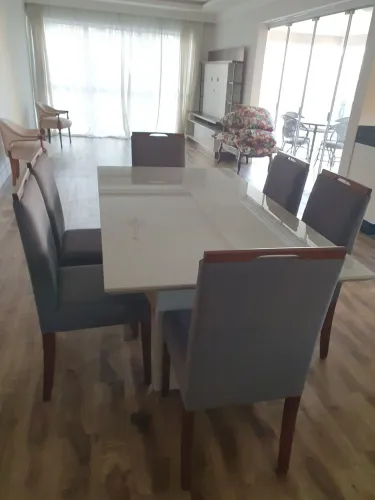 Mesa de Jantar Elegante com 6 Cadeiras