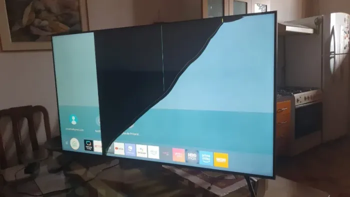 smart tv sansung 50 un50au7700g tela trincada