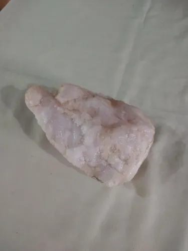 Pedra quartzo rosa.
