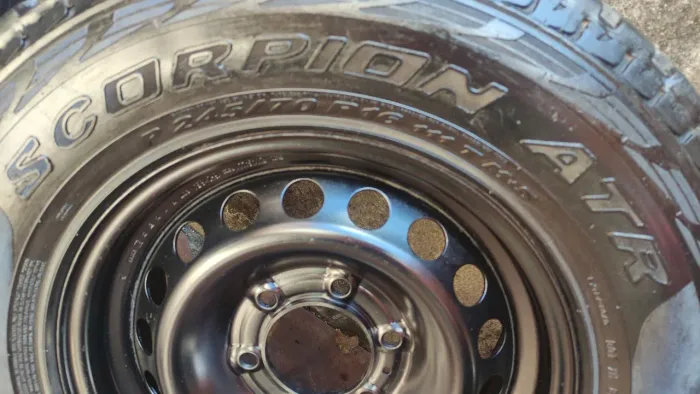 ESTEPE 16 CAMINHONETE FURAÇÃO 6X139 COM PNEU SCORPION SEMI NOVO!
