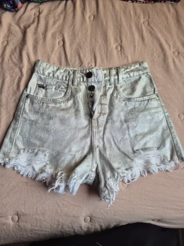 Short Jeans Lança Perfume Prateado 34