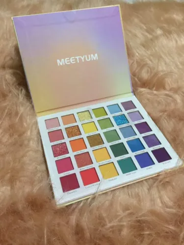 Paleta de sombras MEETYUM