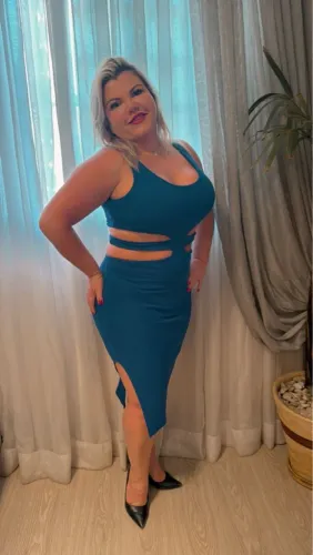 Vestido Azul Elegante com Recortes
