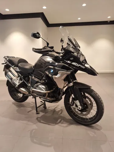 BMW R 1250 TRIPLE BLACK  2023