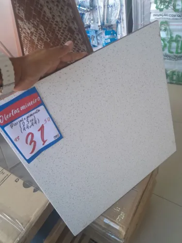Piso Sal e Pimenta 44x44