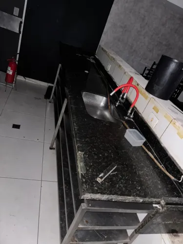 Pia com balcão Cozinha Industrial em Granito