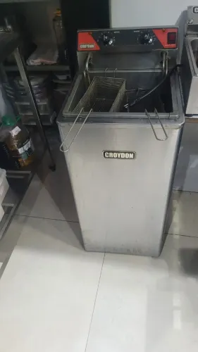 FRITADEIRA CROYDON 15L