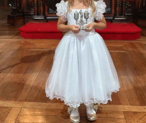 Vestido de batizado usado uma vez
