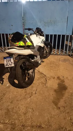 Vendo ou troco  Fazer 250 cc 