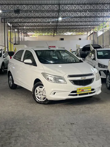 Chevrolet Onix Hatch LT 1.0 8V Flex Power Mec. 4P 2016