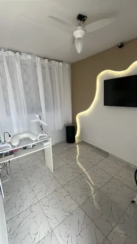 Mesa de manicure ou escrivaninha