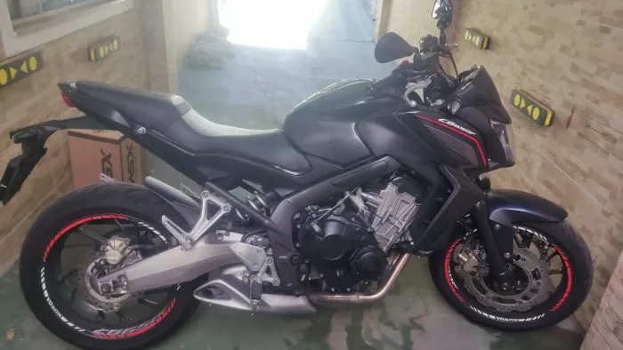 CB650F Linda moto