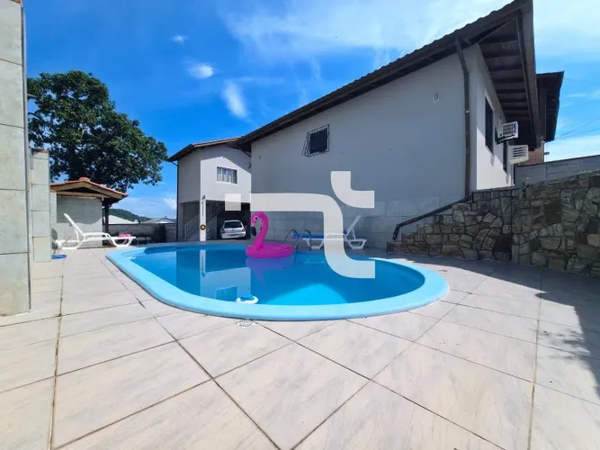 Casa à venda no bairro Real Parque | São José  SC 4 dormitórios (1 suíte) | Piscina