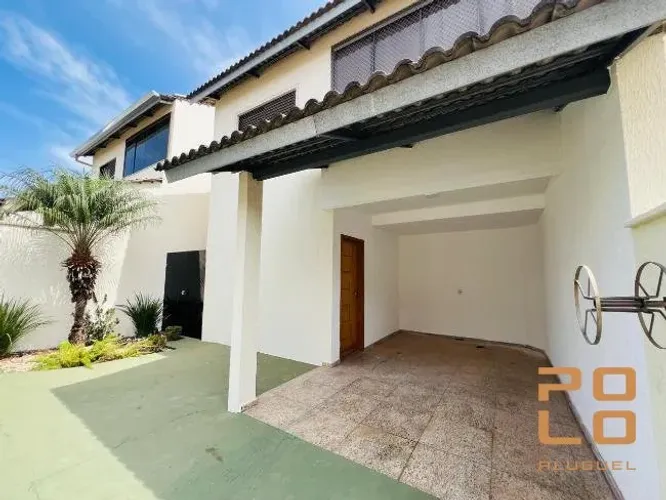 Sobrado para alugar no Condomínio Residencial Villa Bella III, no Setor Sítio Santa Luzia,