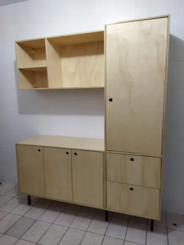 Armário Modulado de Marcenaria em Compensado Naval