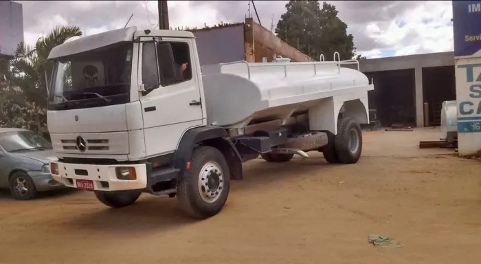 Tanque pipa transporte de água