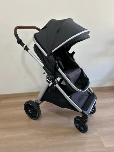 Carrinho de Bebê Infanti Romanzo Premium. Reversível.Vira Berço(UV50+)Excelente Estado