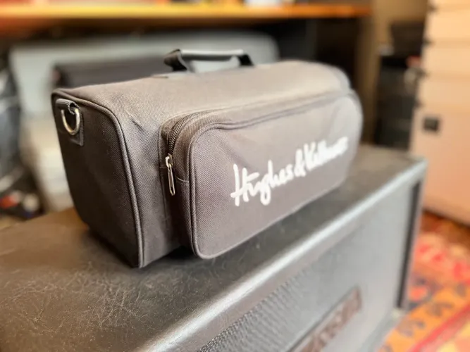 Amplificador Valvulado Hughes & Kettner TubeMeister Deluxe 20