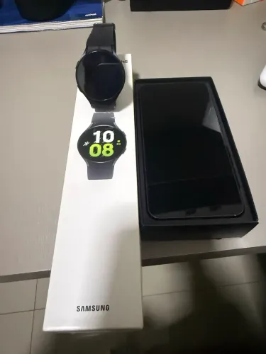 Smartphone Samsung s23 plus + galaxy watch 5 44mm