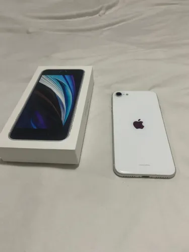 Barbada-iPhone SE 2020 128GB Branco Excelente com caixa e nota fiscal- saúde 80% troco-